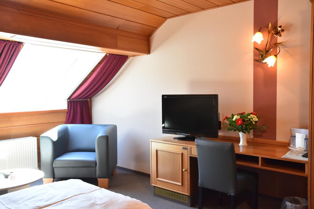 Hotel Haus Tiefenbach Büllingen Dış mekan fotoğraf