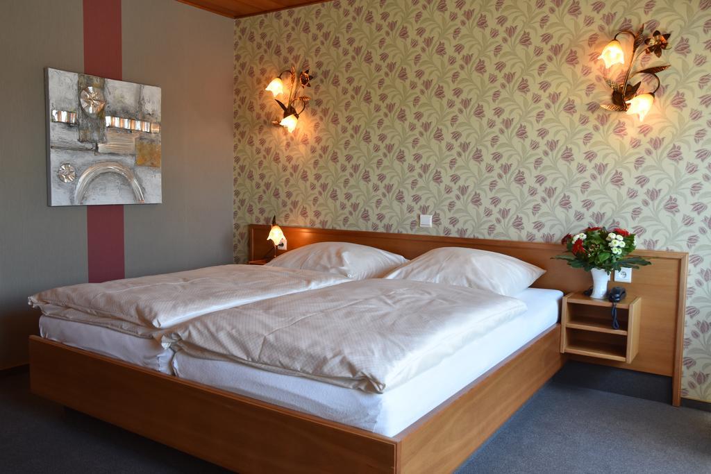 Hotel Haus Tiefenbach Büllingen Dış mekan fotoğraf